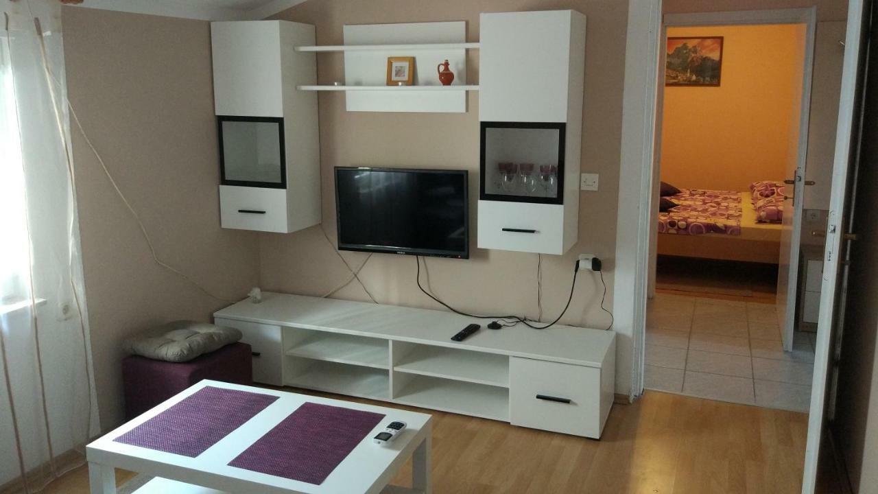 Apartman Jelena Vir Eksteriør billede
